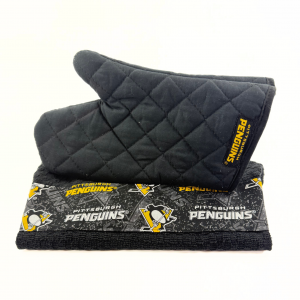 The best gifts in Pittsburgh are at Basket of Pittsburgh! This Pirate oven mit and tea towel are great additions to any gift! Locally made.